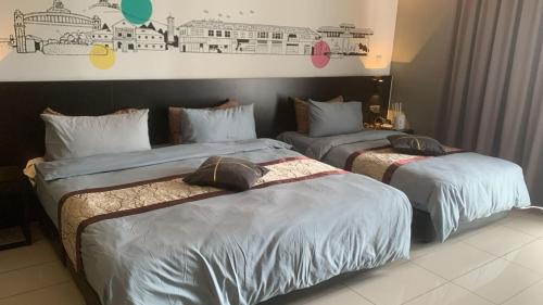Studio Room 3 Pax at Aeropod Near KKCity Airport and Tg Aru Beach
