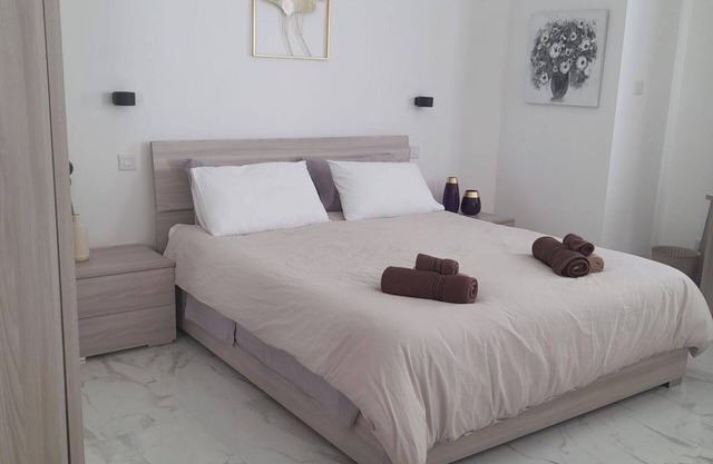 Studio - Sleeps 2 - Balcony - 5 Min Walk To Beach