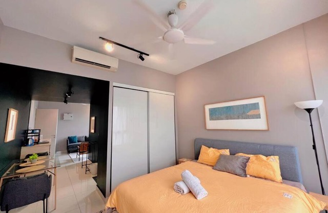Studio Staycation D'Sara @ Linked MRT, Near Thomson Hospital & Sungai Buloh Hospital