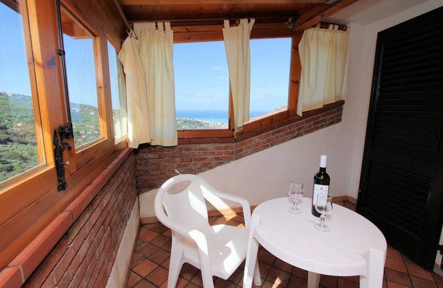 Studio surrounded by nature, between sea, sun and the earth in Capo d'Orlando