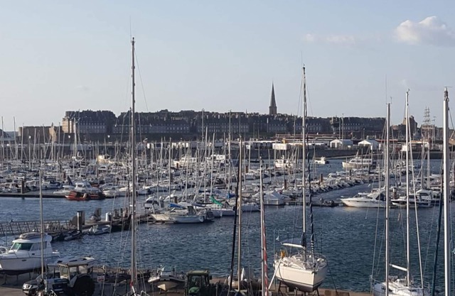 Studio under the roof classified 2 *, sea view and Cité Corsaire, bright and cosy