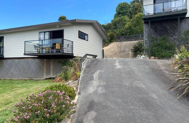 Studio Unit Sea View Mid Level