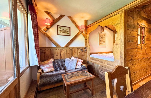 Studio with enclosed bed and mountain corner at the foot of the slopes