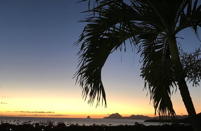 Studio with remarkable view on the bay of Sainte Anne