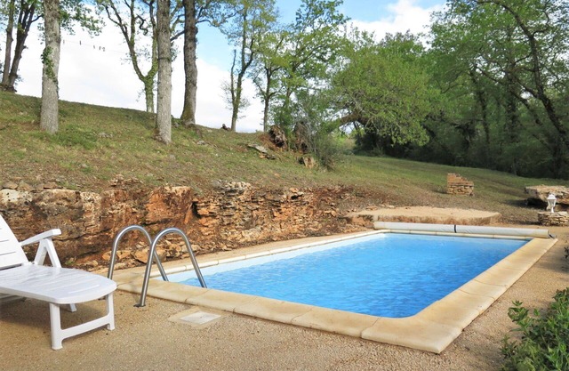 Stunning private villa for 4 guests with private pool, WIFI, TV, terrace, pets allowed and parking