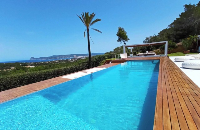 STUNNING PRIVATE VILLA101 - Breathtaking Sea & Sunset Views in Large Grounds