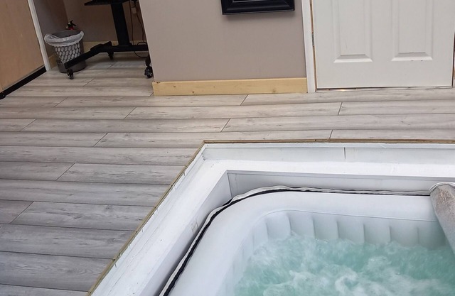 Stunning 1-bed Cabin in Bromley With hot tub