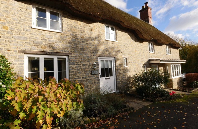 Stunning 3-Bed Cottage in Dorchester