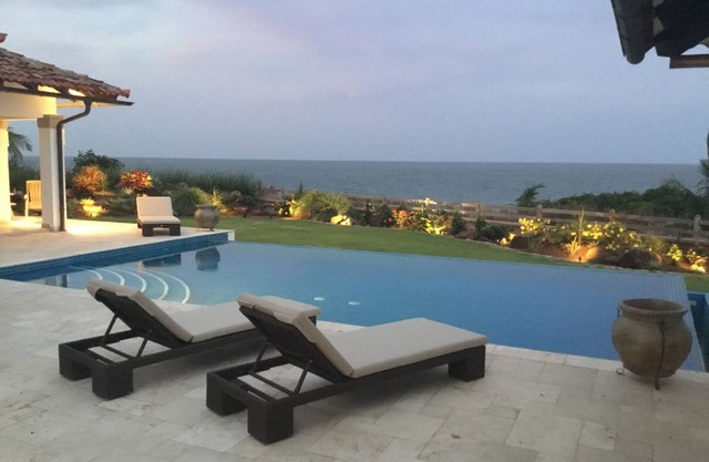 Stunning 3 Bedroom Waterfront Villa with Infinity Pool