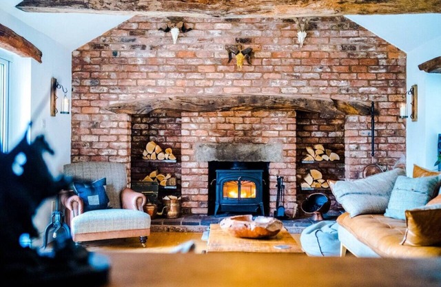 Stunning 4 bedroom| Sauna | Garden | Near Chester
