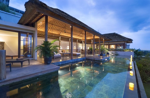 Stunning 6BR Villa W/Ocean View, Jimbaran! W/Private Gym Room! W/Swimming Pool!
