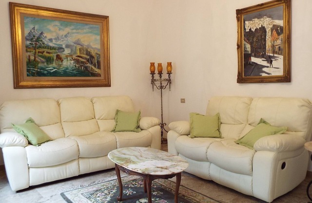 Stunning and Enormous 3 Bedroom Apt. in Historical Center of Montepulciano