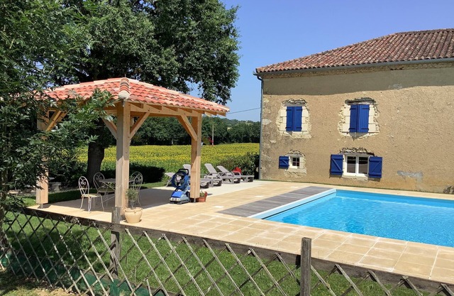 Stunning and sensitively converted barn with 14x7m pool