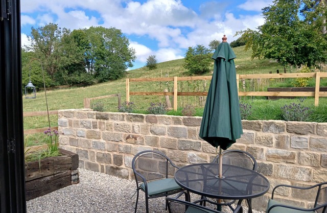 Stunning and spacious retreat, minutes from glorious countryside, pubs and walks