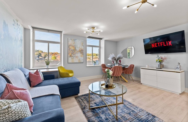 Stunning Apartment - 10 Minutes From leeds