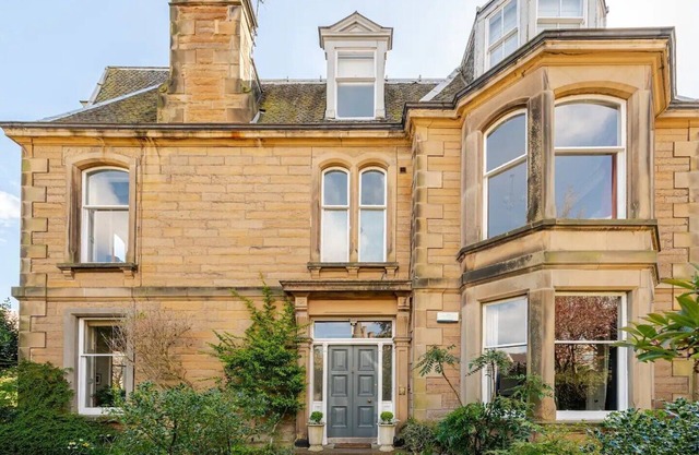 Stunning apartment in Prestigious Grange area close to Morningside & Marchmont