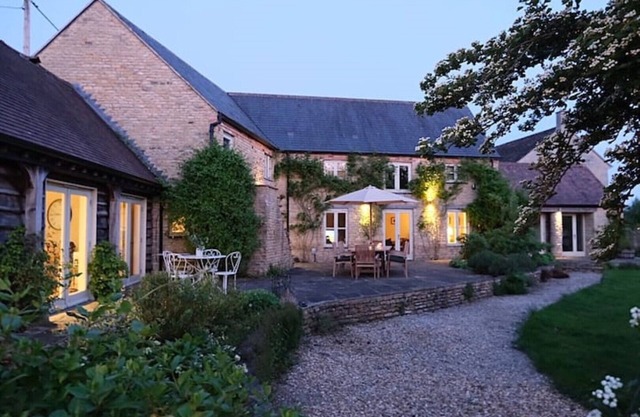 Stunning barn conversion, prized Cotswold location