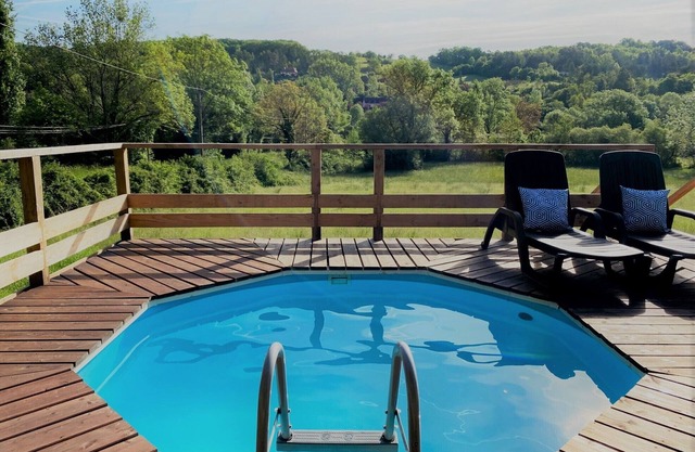 Stunning Barn Conversion with PRIVATE POOL!