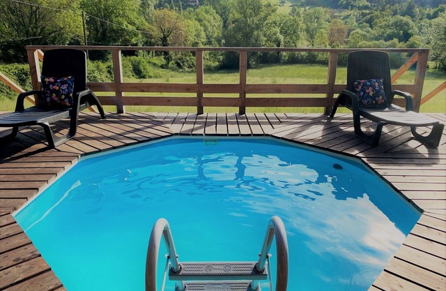 Stunning Barn Conversion with PRIVATE POOL!