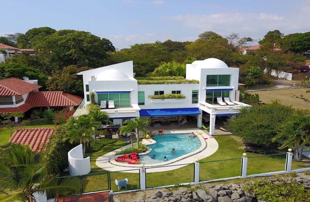 STUNNING BEACHFRONT PROPERTY. CHARMING, PRIVATE, UNIQUE.