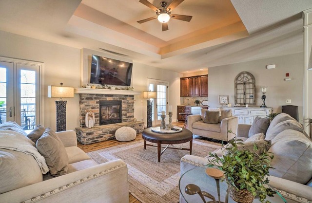 Stunning Branson Villa with On-Site Golf Access