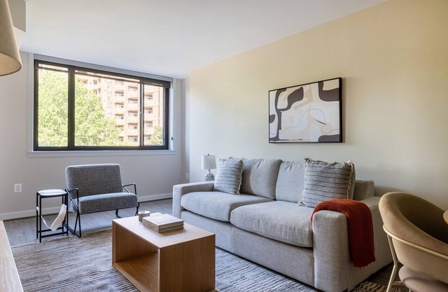 Stunning Clarendon 1BR w/Pool & Playground, near Metro, by Blueground