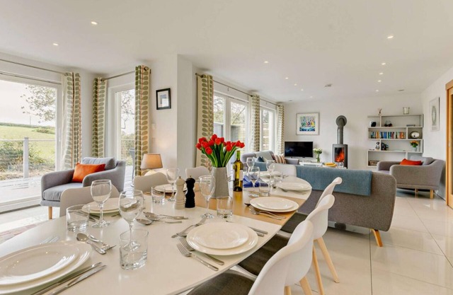 Stunning, Contemporary Cottage in village close to Padstow