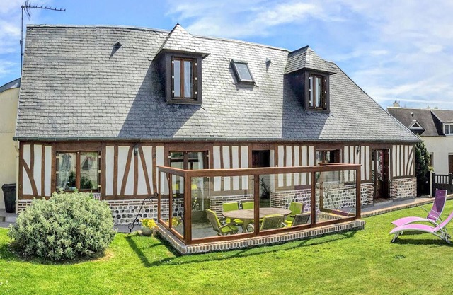 Stunning home in Criquetot-l'Esneval