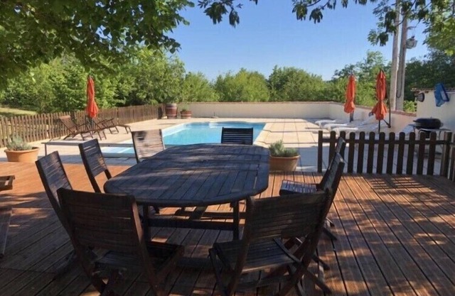 Stunning Holiday Home with private pool set amongst the Malapere Vineyards