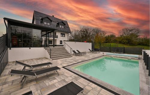 Stunning Home In Vinogradi Ludbreski