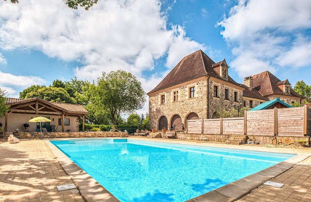 Stunning home in Sainte-Trie with WiFi