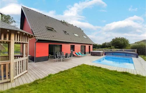 Stunning Home In Saint-Denoeux