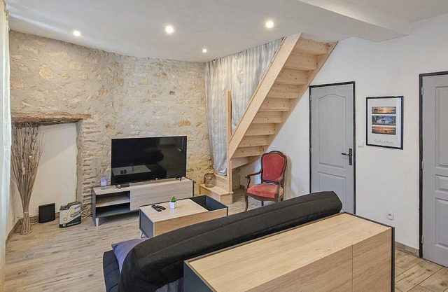 Stunning home in Thenay with WiFi