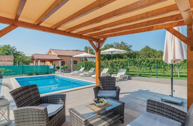 Stunning home in Topid with WiFi
