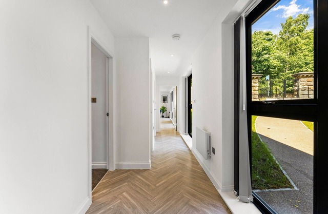 Stunning Large Leeds Apartment - Parking
