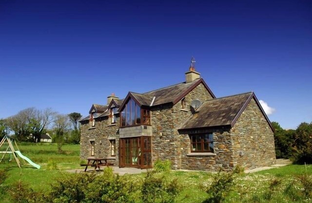 Stunning large stone cottage on the Wild Atlantic Way with sea views and WI-FI