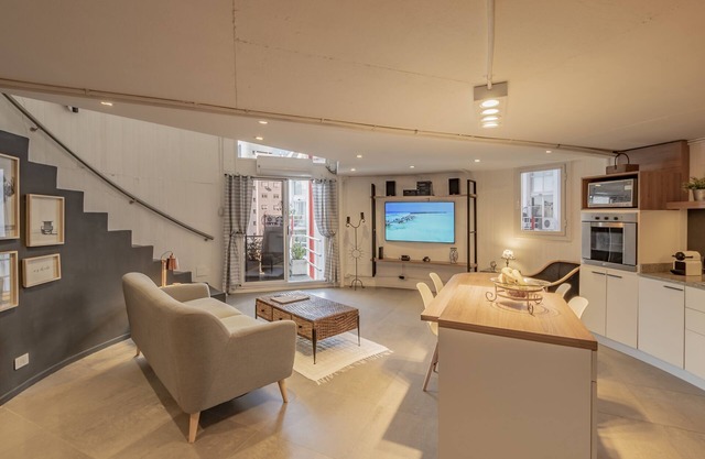 Stunning Loft in the Heart of Palermo Hollywood