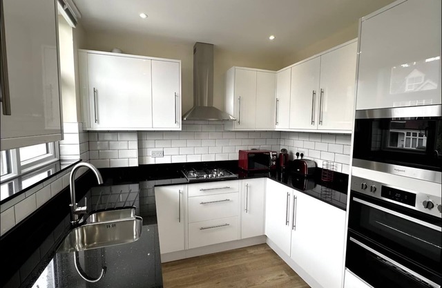 Stunning Mayfield Apartment