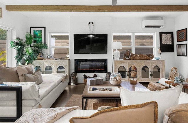 Stunning, Modern & Quiet Beach House