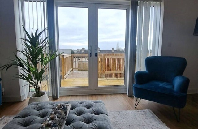 Stunning New Modern Home in Seacroft