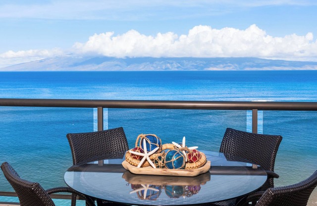 Stunning, Oceanfront Deluxe Penthouse with Island Views - Sands of Kahana 282