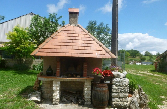 Stunning private villa for 6 people with WIFI, A/C, TV, terrace, pets allowed and parking