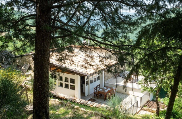 Stunning private villa for 5 people with WIFI, terrace, pets allowed and parking