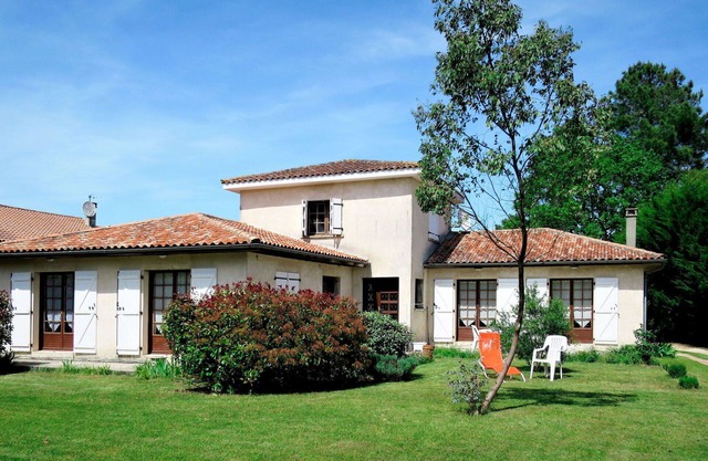 Stunning private villa for 6 guests with WIFI, private pool, TV, terrace and parking