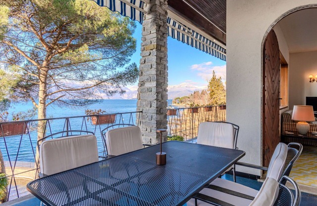 Stunning private villa for 7 guests with WIFI, TV, terrace, pets allowed and parking