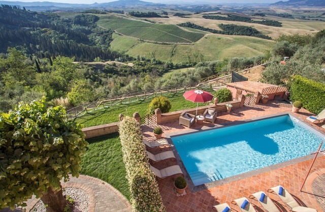 Stunning private villa with A/C, WIFI, private pool, TV, terrace, pets allowed and panoramic view