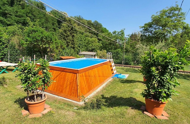 Stunning private villa for 6 guests with WIFI, private pool, TV, pets allowed and parking