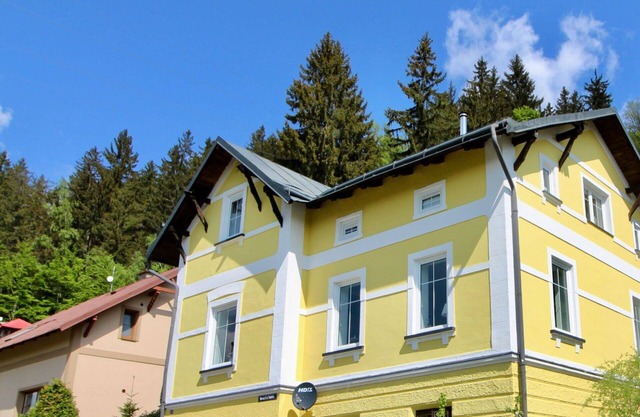 Stunning private villa for 12 people with WIFI, TV and parking