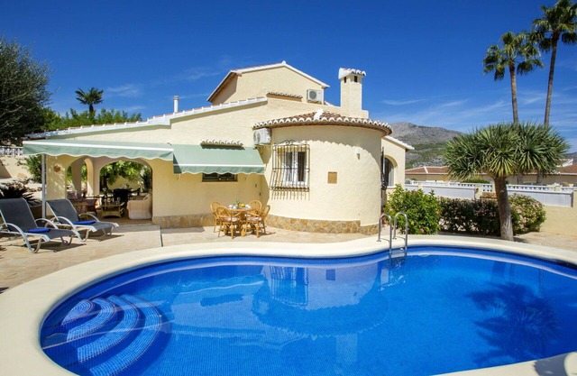 Stunning private villa for 6 guests with WIFI, private pool, A/C, TV, terrace and parking