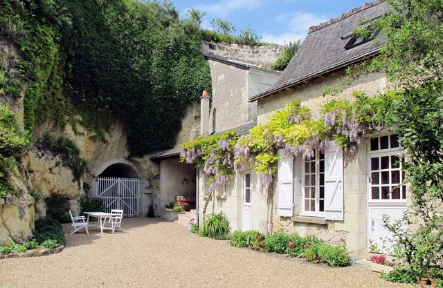 Stunning private villa for 2 guests with WIFI, TV, terrace and parking